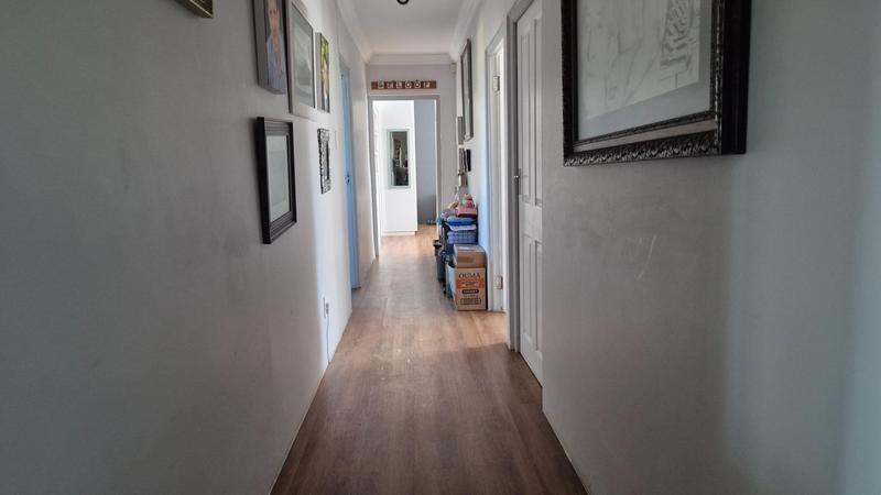 5 Bedroom Property for Sale in Franskraal Western Cape